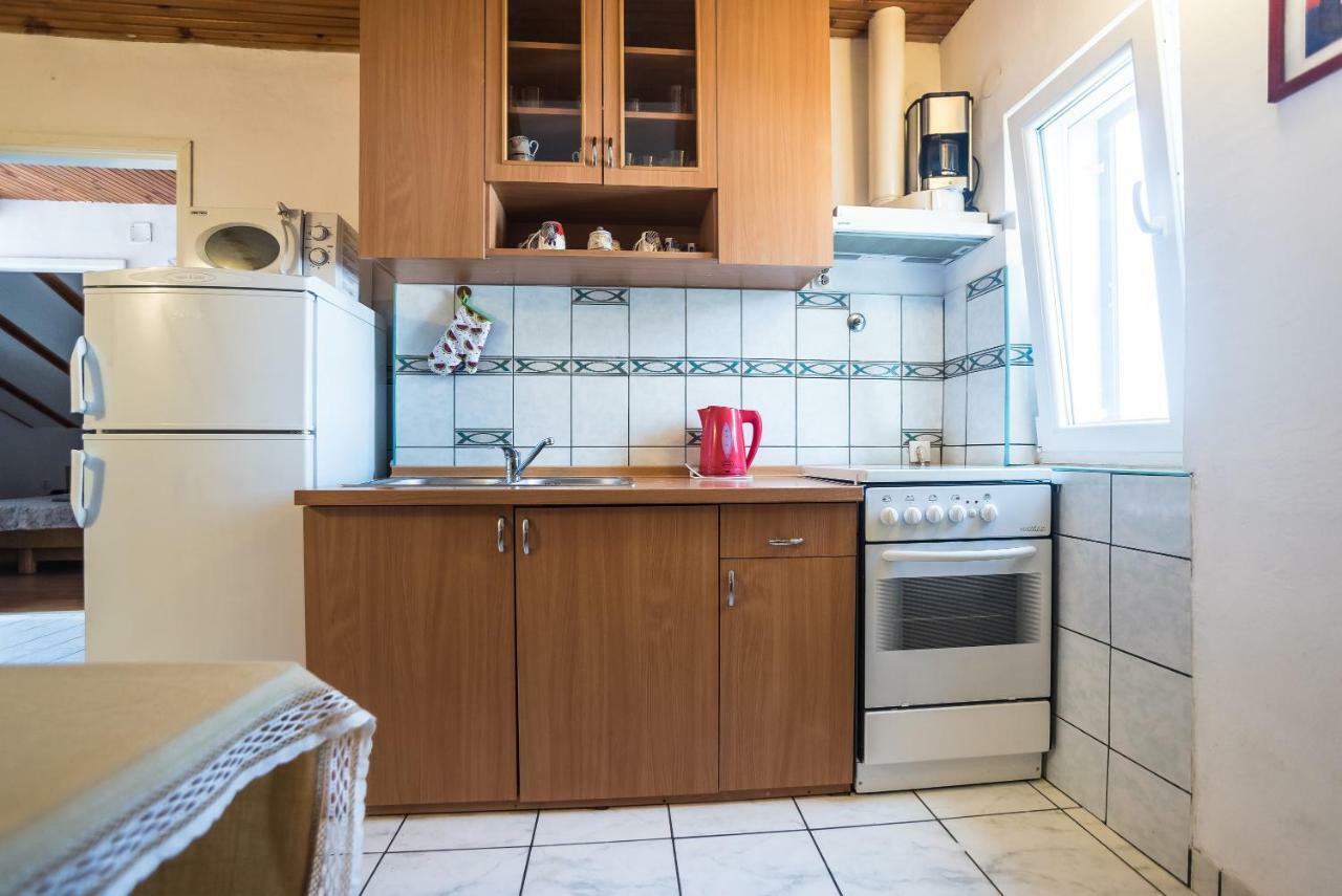 Kiwi Apartments Горни Карин Екстериор снимка